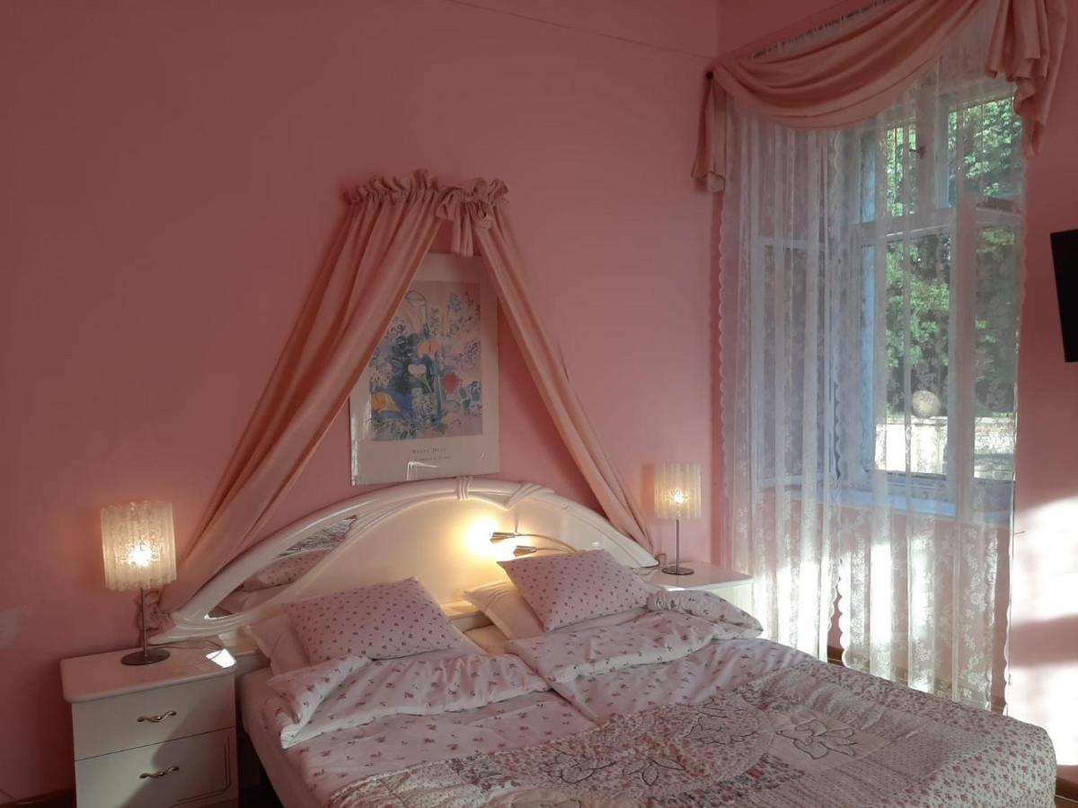 Palac Jastrowiec Esterno foto