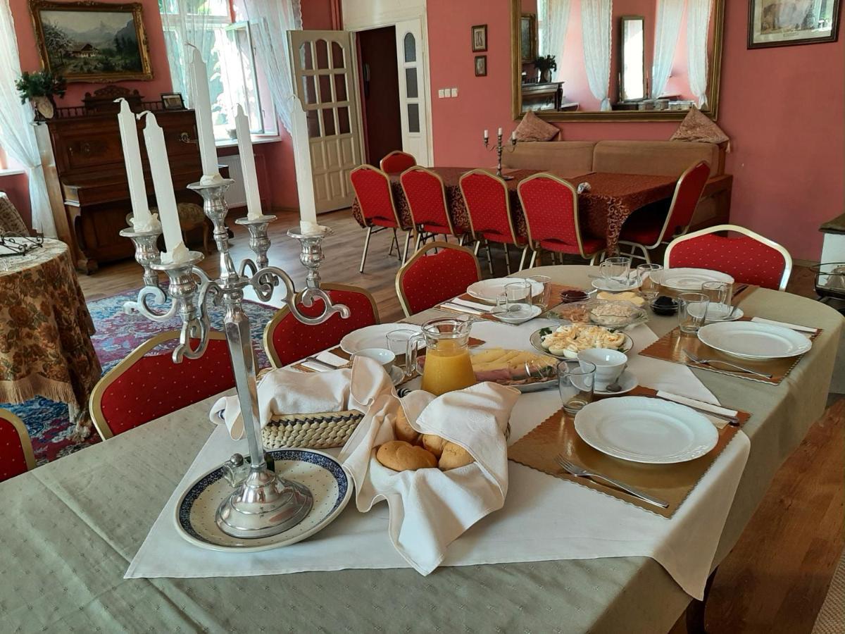 Palac Jastrowiec Esterno foto