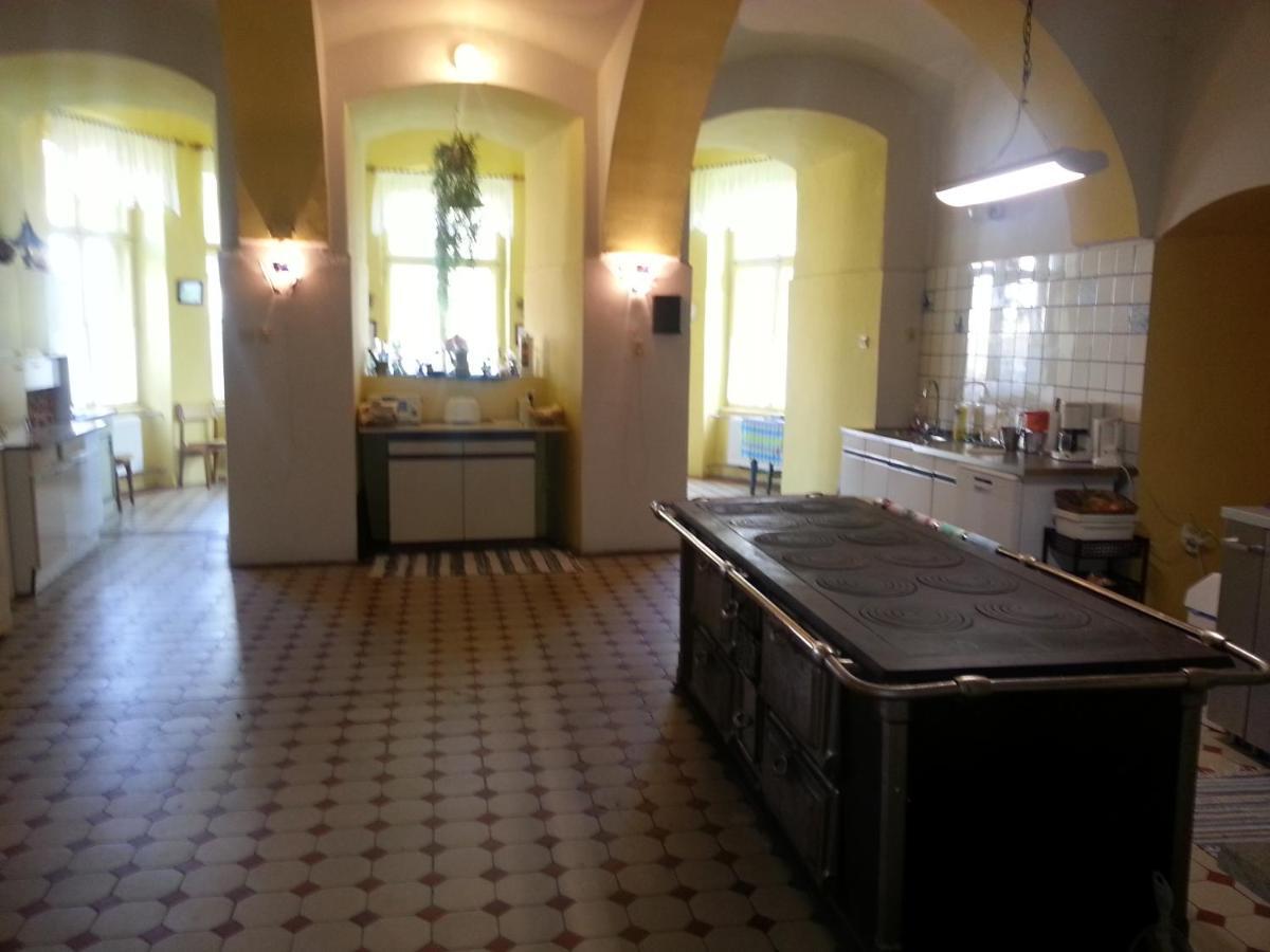 Palac Jastrowiec Esterno foto